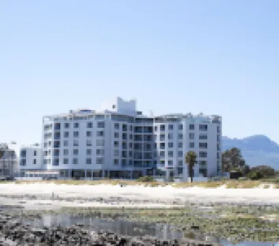 Ocean Breeze Hotel Hotels near Koop Sentrum