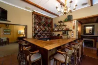 Halliwell Country Inn - bar