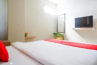 RedDoorz Plus Near Rsud Majalengka - parcheggio