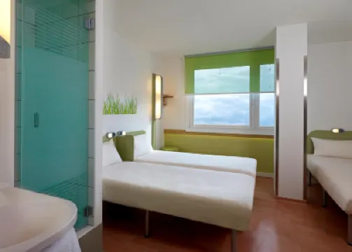 ibis budget Warszawa West Station Hotels in 