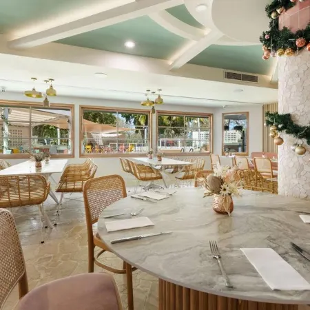Ocean International Hotel
