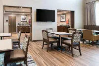 Hampton Inn and Suites Hudson - breakfast