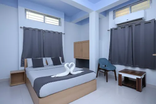 Urban Suites Silpukhuri - Homestays