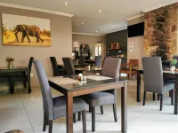Aerotropolis Guest Lodge - breakfast