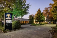 Hotel Elms Christchurch, Ascend Hotel Collection - Parking