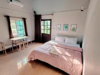 สวรรค์สร้างนางแก้ว - ที่มีที่จอดรถ