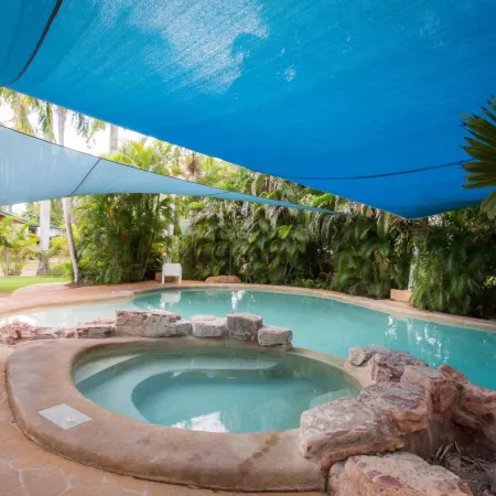 Ivanhoe Village Caravan Resort