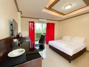 Red Palm Inn Balcony Room with Netflix