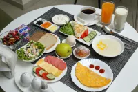 Golden Hotel - พร้อมอาหารเช้า