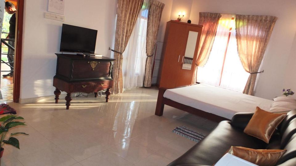 Hikka Studio Apartment