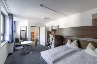 Jugendherberge City-Hostel Köln-Riehl - Hostales