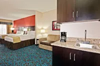 Holiday Inn Express & Suites New Philadelphia Hotel a Dover