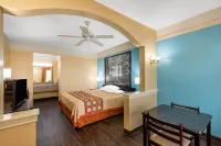 Super 8 by Wyndham Greenville Hotels in Greenville