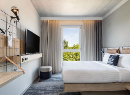 Moxy Simmern
