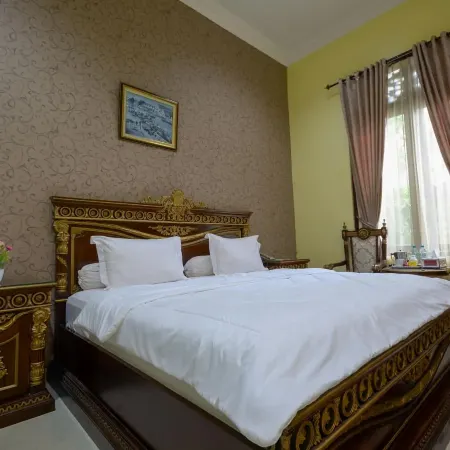 C1 Hotel Syariah Отели в г. Суменеп
