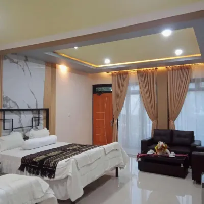 Rezka Roomz Syari'ah Hotel dekat Detulate, Desa Detuara, Kecamatan Lepembusu Kelisoke, Kabupaten Ende, Nusa Tenggara Timur