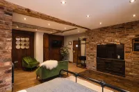 Old Infirmary Hotels in Worcester District