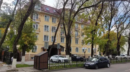 Парк-Отель Бугарь Отели рядом с достопримечательностью «Памятник Остапу Бендеру»