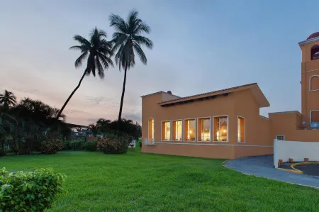 Baymont Inn & Suites Lazaro Cardenas