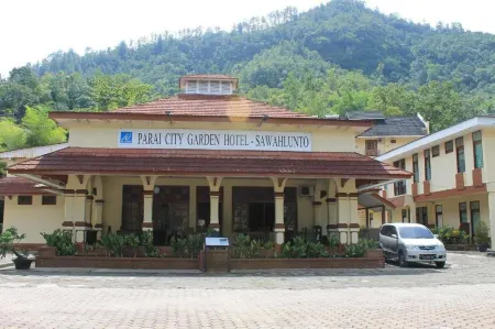 Parai City Garden Hotel - Sawahlunto Отели рядом с достопримечательностью «NUSA INDAH playkids»