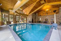 The Evergreen Hotel - Pools