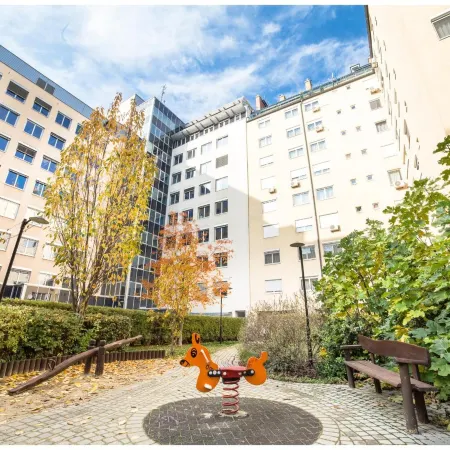 Arpad Bridge Apartments Отели рядом с достопримечательностью «Руины древнего города Аквинк»