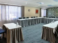 Ventura Inn & Suites Hamilton Hotels in Hamilton