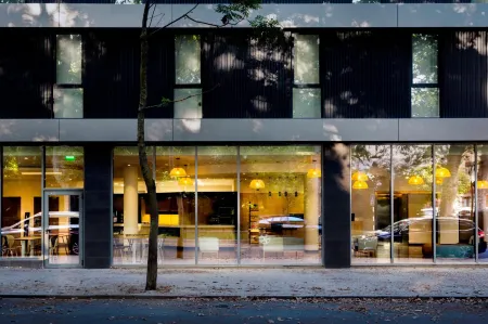 B&B HOTEL Lisboa Montijo Отели рядом с достопримечательностью «Freeport Fashion Outlet»