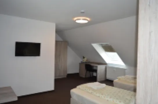 蘇爾特勞比旅館