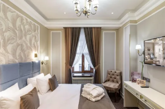 Magic Harp Hotel  호텔