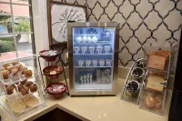 Dynasty Suites Redlands - breakfast
