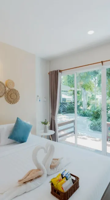 ห้องสไตล์อบอุ่นขนาดกะทัดรัดวิวสวน