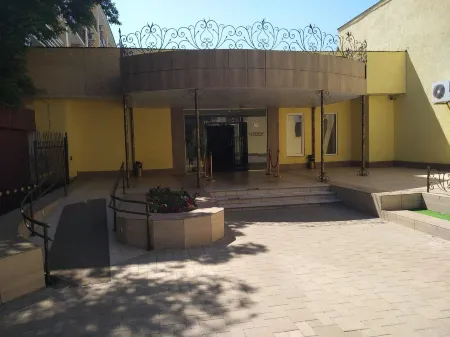 Sayahat (Саяхат) Отели в г. Деркул