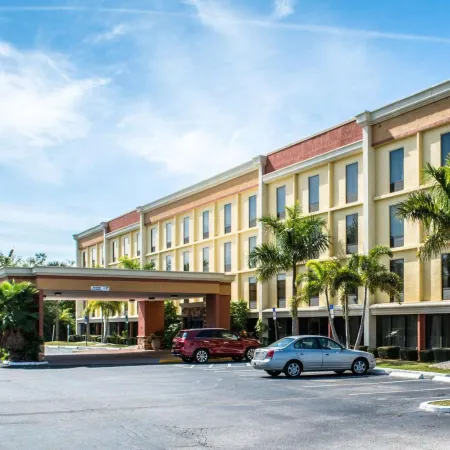 Comfort Inn & Suites St Pete - Clearwater International Airport