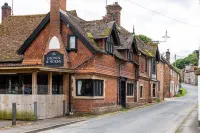 Crown & Horns Hotel di 