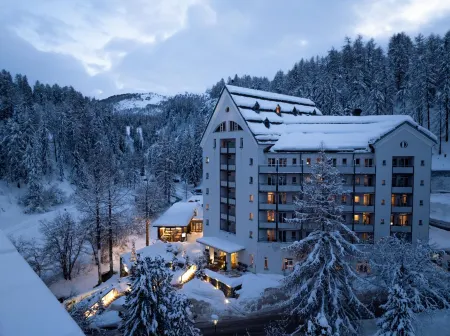 Hotel Schweizerhof, Sils Maria, a Faern Collection Hotel Отели в г. Зильс-им-Энгадин