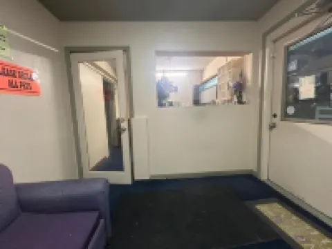 Big 12 Motel Broken Bow NE