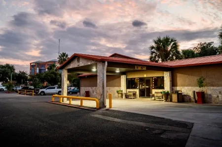 Family Garden Inn & Suites