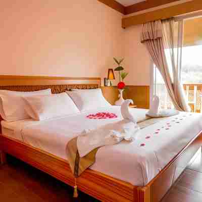 RoomQuest Golden Triangle Premium Collection Rooms
