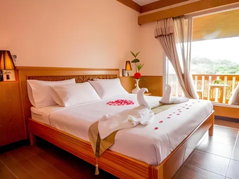 รูปภาพของรูมเควสท์ สามเหลี่ยมทองคำ พรีเมียม คอลเลกชัน