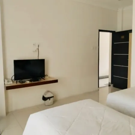 Khariz Hotel