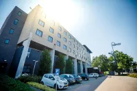 Bastion Hotel Utrecht - parkir
