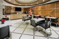 布朗克斯華美達飯店 拉奇蒙特住宿飯店