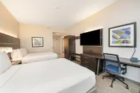 Holiday Inn Express & Suites Delafield Hotels in Delafield