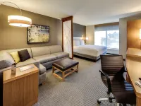 Hyatt Place Edmonton West Hotels in der Nähe von Giant Baseball Bat