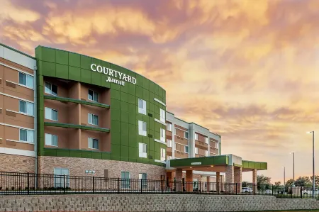 Courtyard Ardmore Отели в г. Ардмор