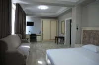 Lyuks Hotel Hotel di 