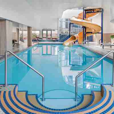 Sheraton Suites Calgary Eau Claire Fitness & Recreational Facilities