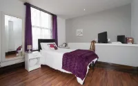 Breeze Guest House Hotels in Bootle
