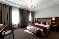 Grand Hotel